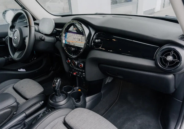 MINI Cooper cena 115900 przebieg: 10811, rok produkcji 2023 z Brzeziny małe 29